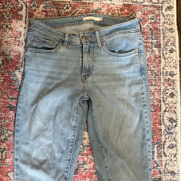 Levi's 711 Skinny Jeans - Picture 3 of 3